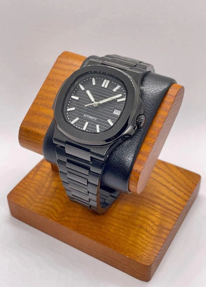 NAUTILUS BLACKED OUT