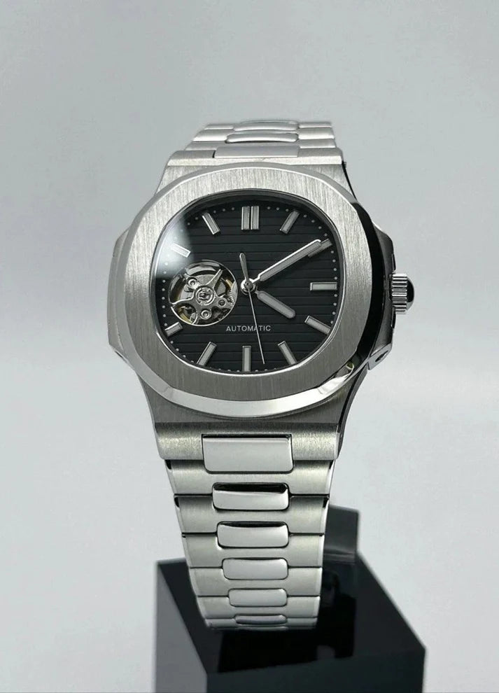 NAUTILUS OPEN HEART BLACK MOD