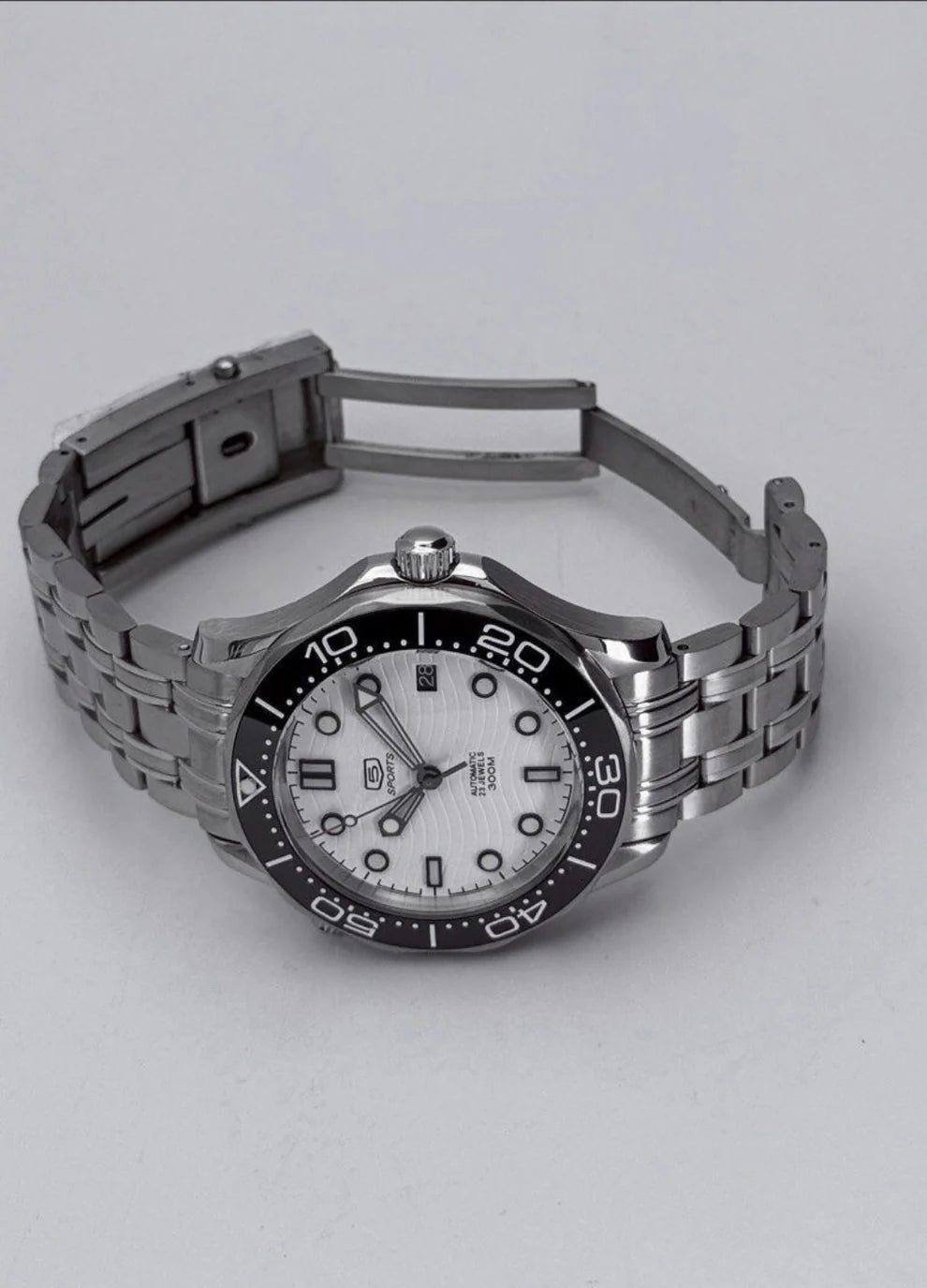 SEAMASTER WHITE PANDA β Matix Watches